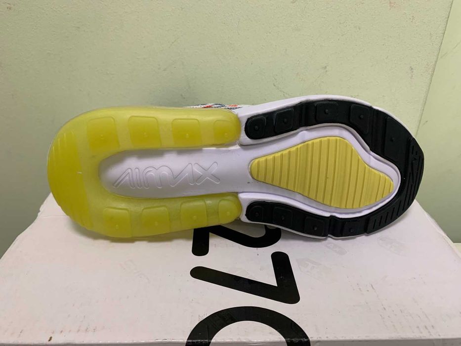Оригинални нови маратонки Nike Air Max 270  номер 37.5