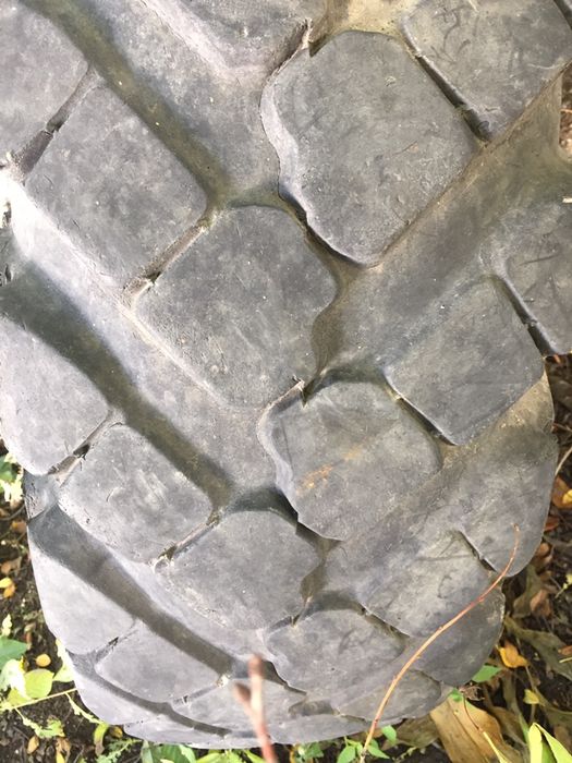 Продам шины размеры на фотографи