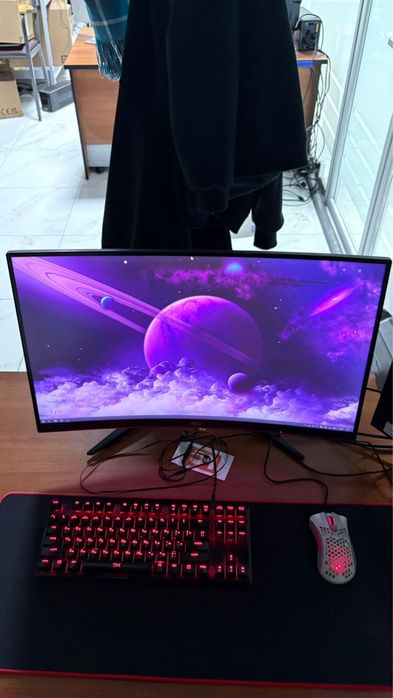 Продается изогнутый монитор лос