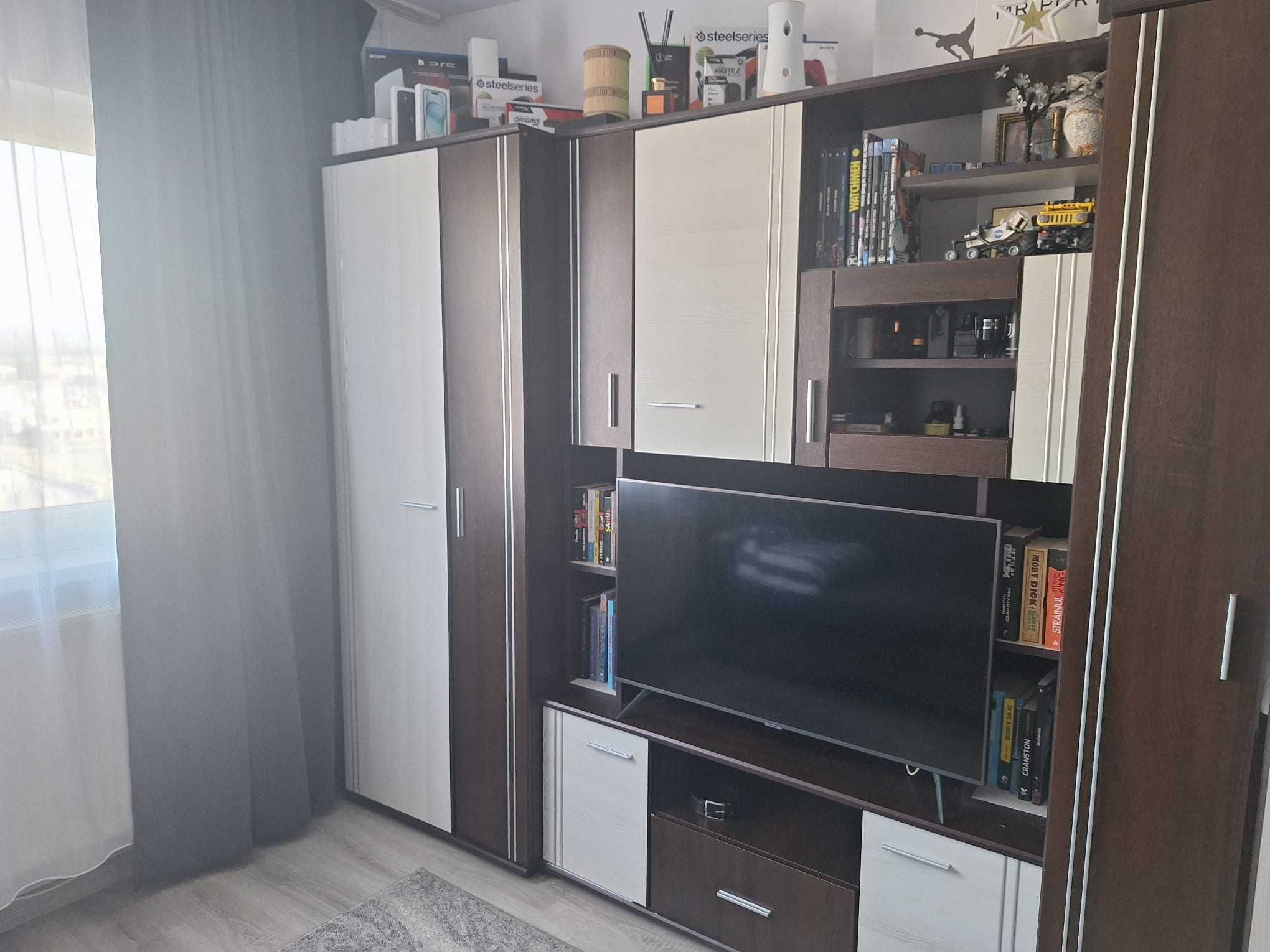 Vand apartament cu 2 camere zona Vasile AARON