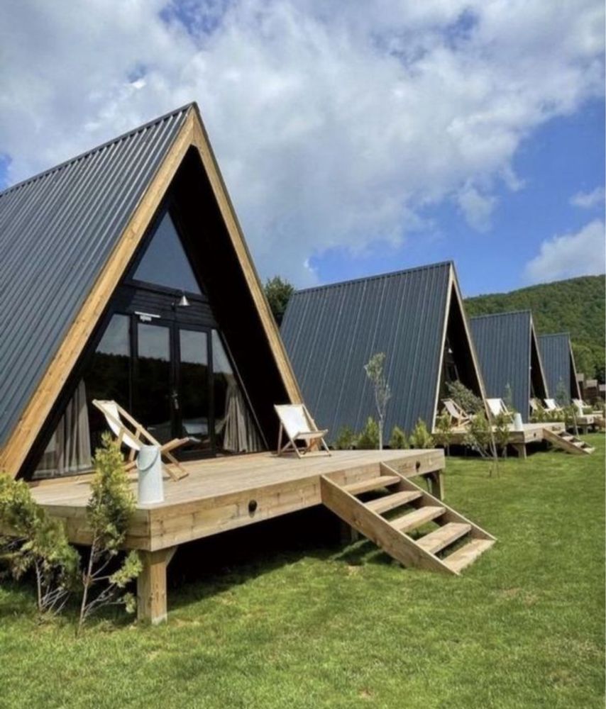 Vand cabane rustice la cheie
