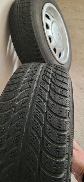 Зимние шины R14  диски все комплекте !!