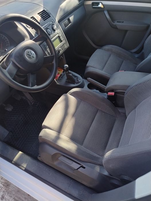 Vând vw touran 2.0 tdi