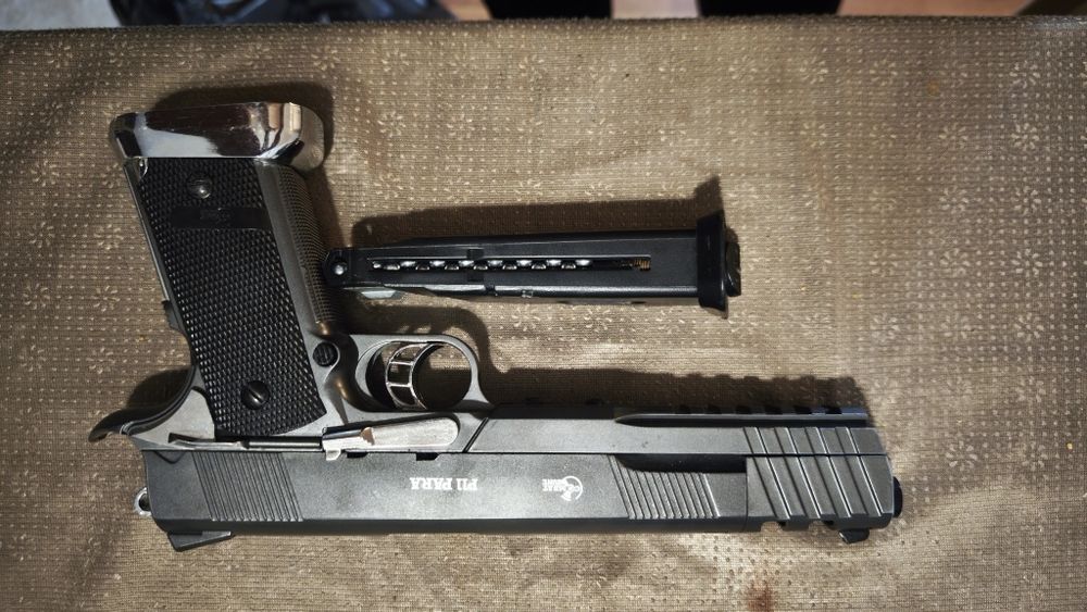 Въздушен пистолет Umarex Combat Zone P11 Para 6мм CO2