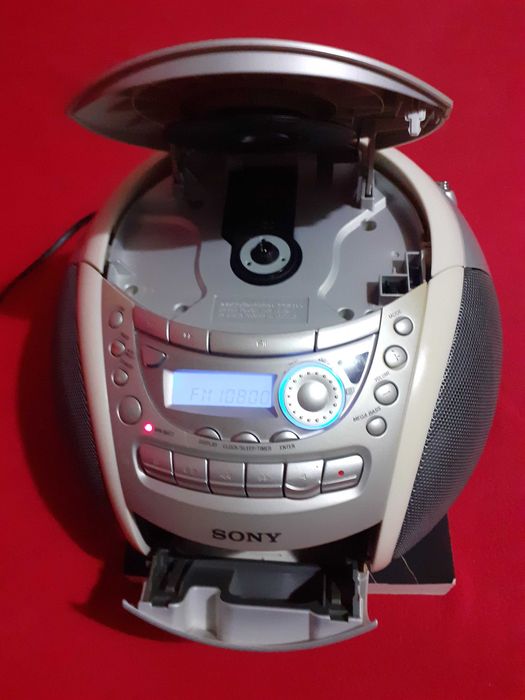 Radio CD-Player Casette-Recorder Stereo HI-FI SONY CFD-E95L