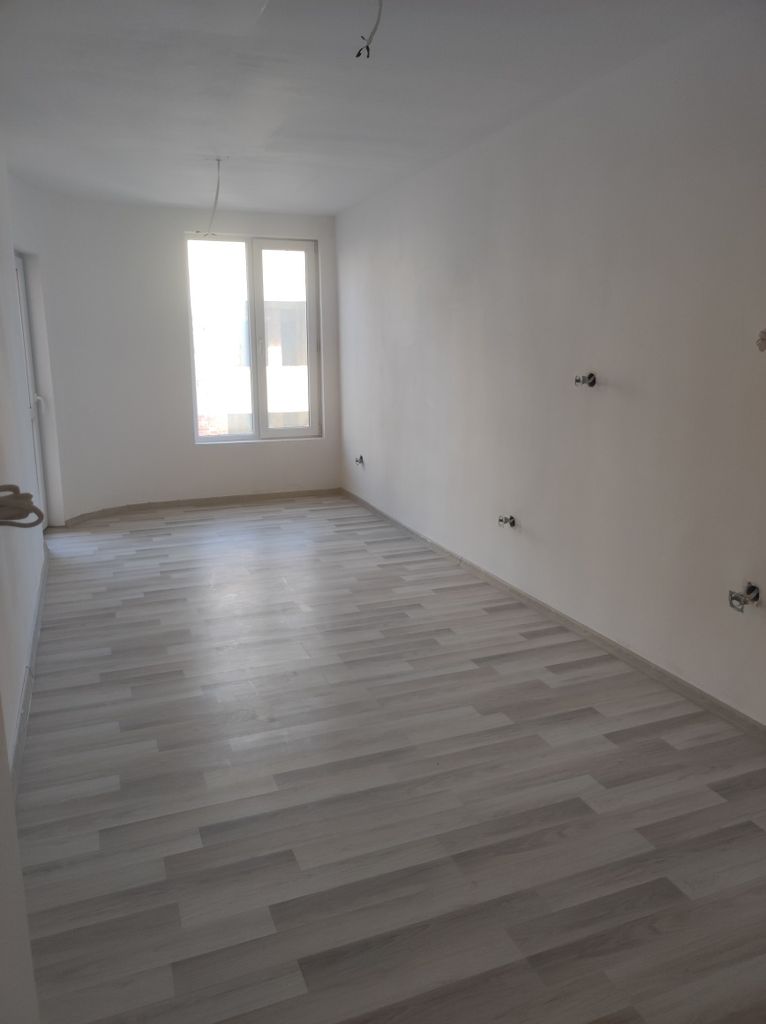 Продава се Тристаен апартамент в Несебър - 94 кв.м за 1043 €/кв.м - Снимка #2