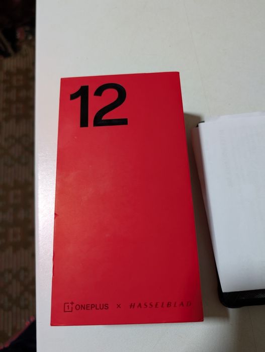 Vând OnePlus 12 Emerald Green 512 GB cu 16 GB RAM