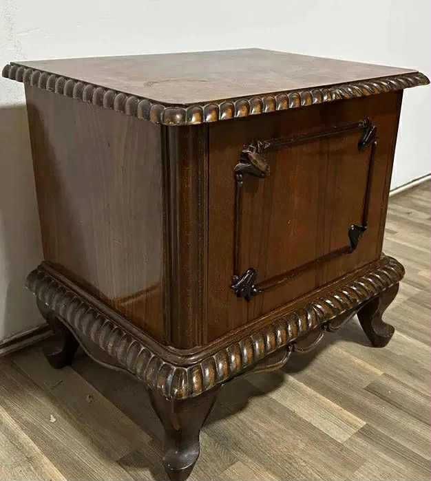 Dulap vintage_din lemn & elemente sculptate