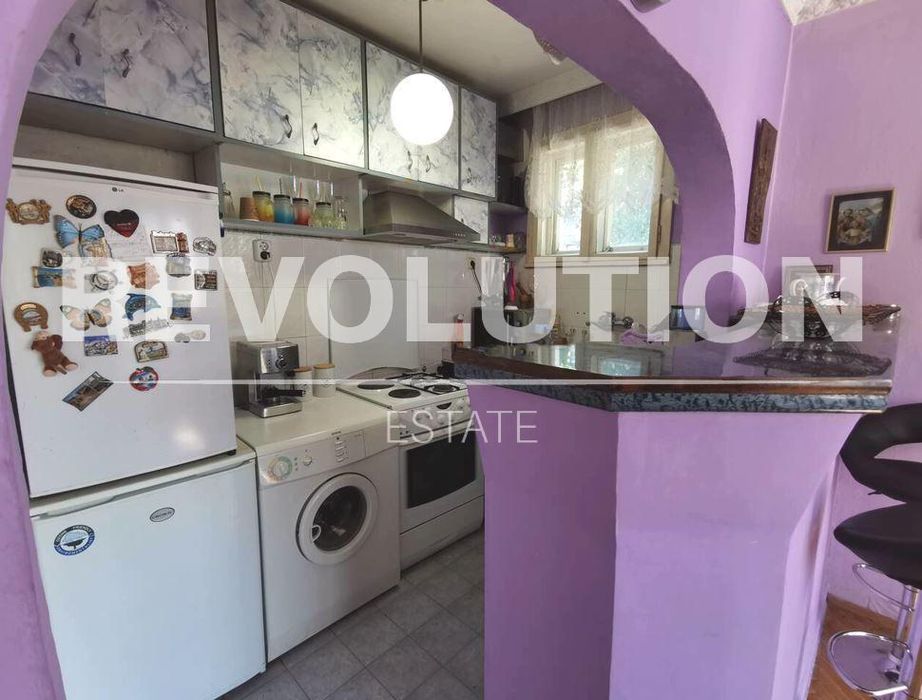 Дава се под наем Етаж от къща в с. Приселци, Област Варна - 100 кв.м за 300 € - Снимка #1