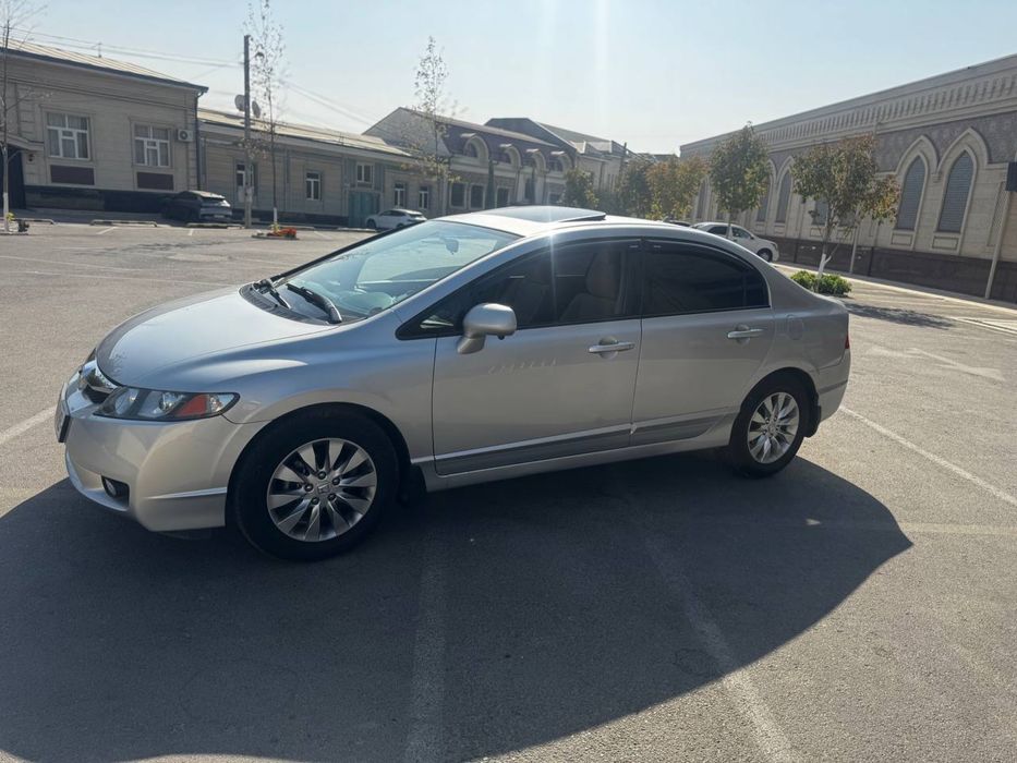 Продам Honda Civic 1.8
