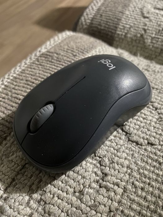 Срочно продам мышь Logi M185