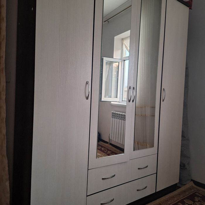 Шкаф продается в отличном состоянии