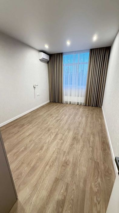 Дава се под наем Двустаен апартамент в София, Зона Б-18 - 60 кв.м за 561 € - Снимка #2