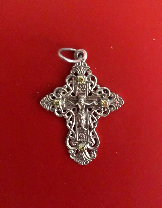 Крестик из серебра 925 пробы с камнями