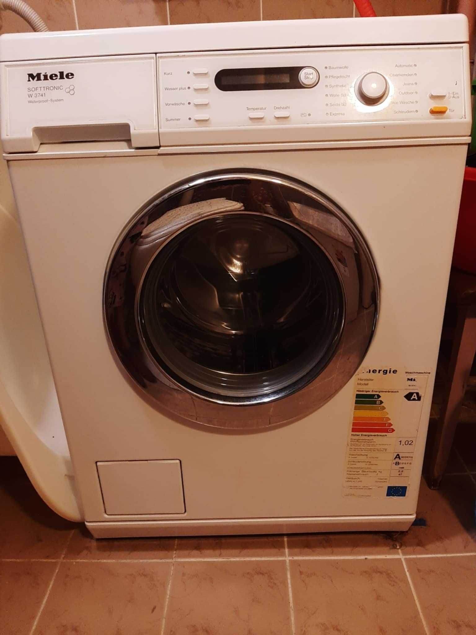 Продавам пералня Miele, пчелна пита 6кг. 390лв. гр. Панагюрище!