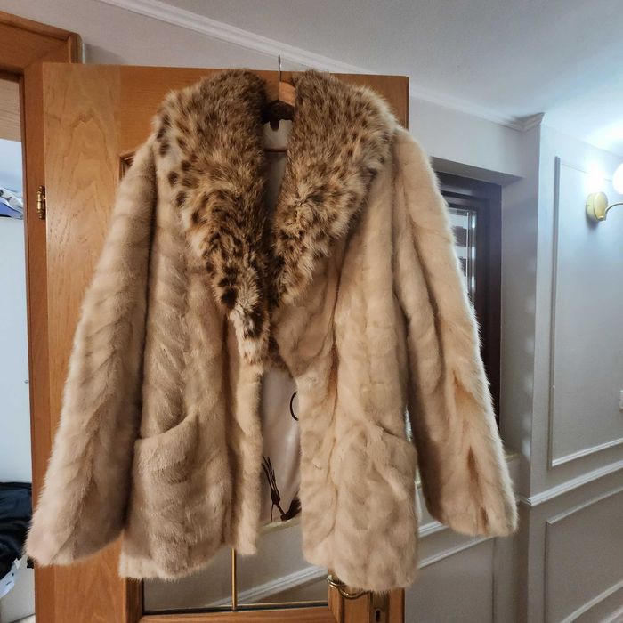 Blana nurca cu guler vulpe