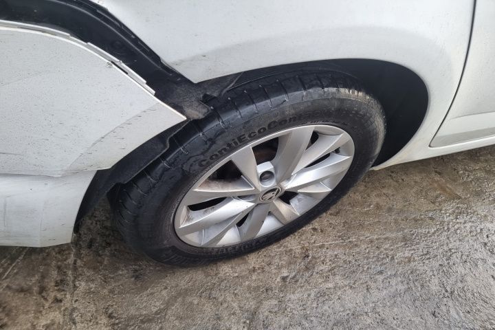 pompa abs bara spate armatura portbagaj haion stop tripla stanga dreapta Skoda octavia 3 motor 1.6tdi Dezmembrez