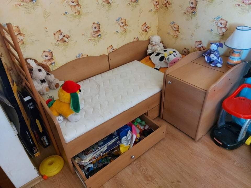 Детско легло с нощно шкафче