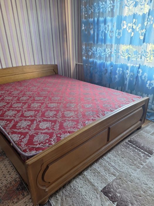 Двухспальная кровать