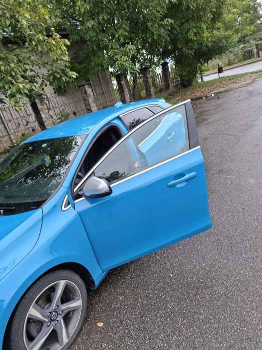 Volvo v40 d2 2014