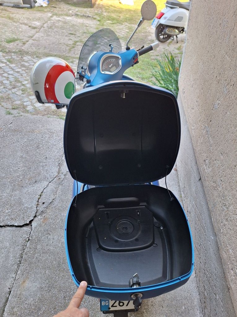 Оригинален куфар за Vespa GTS300
