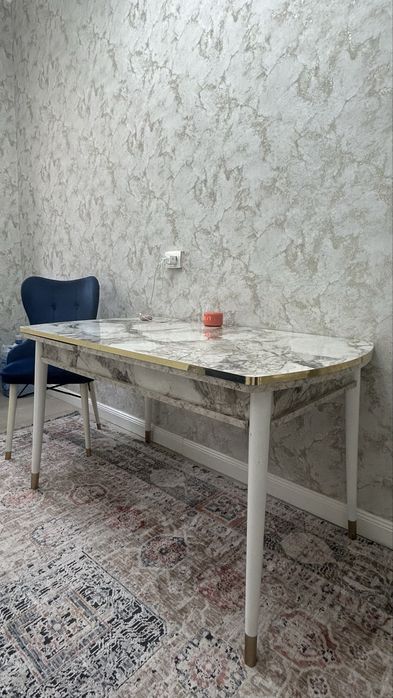 Стол со стульями