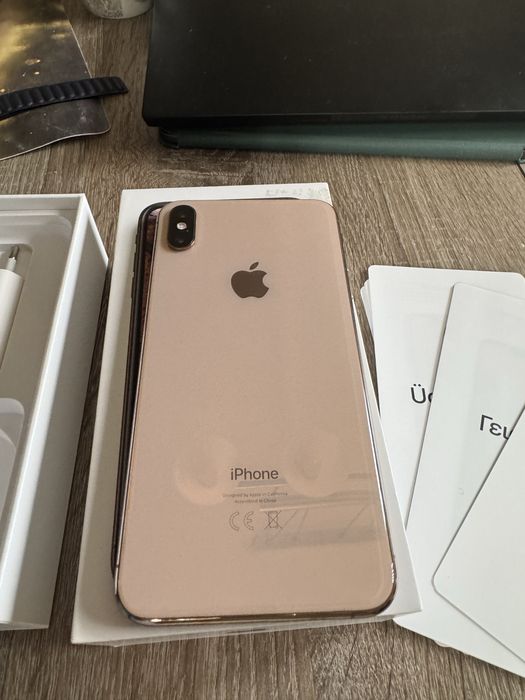 Продавам перфектен iphone XS Max Rose Gold 64GB