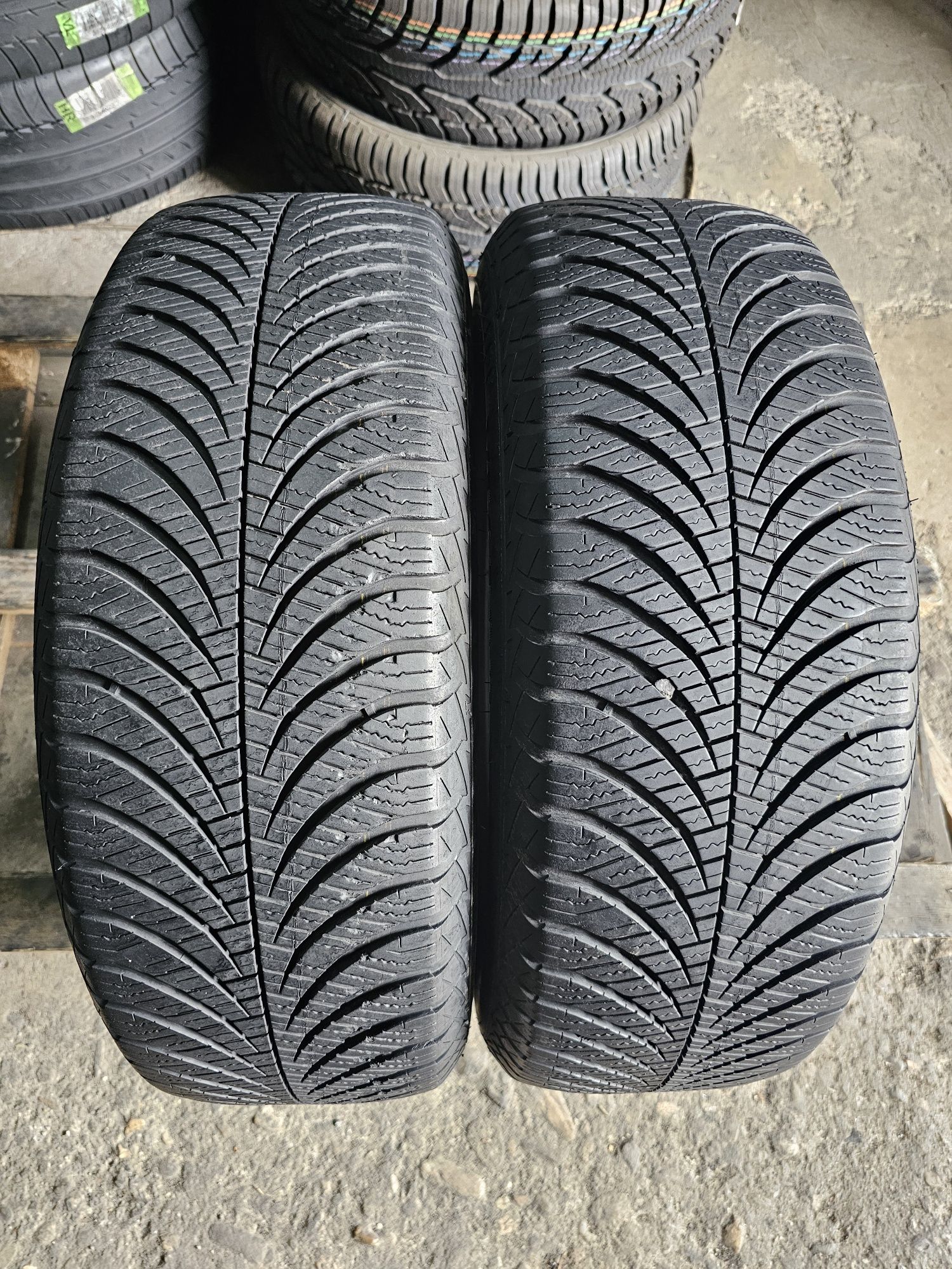 2 anvelope allseason 195 65 15 Goodyear