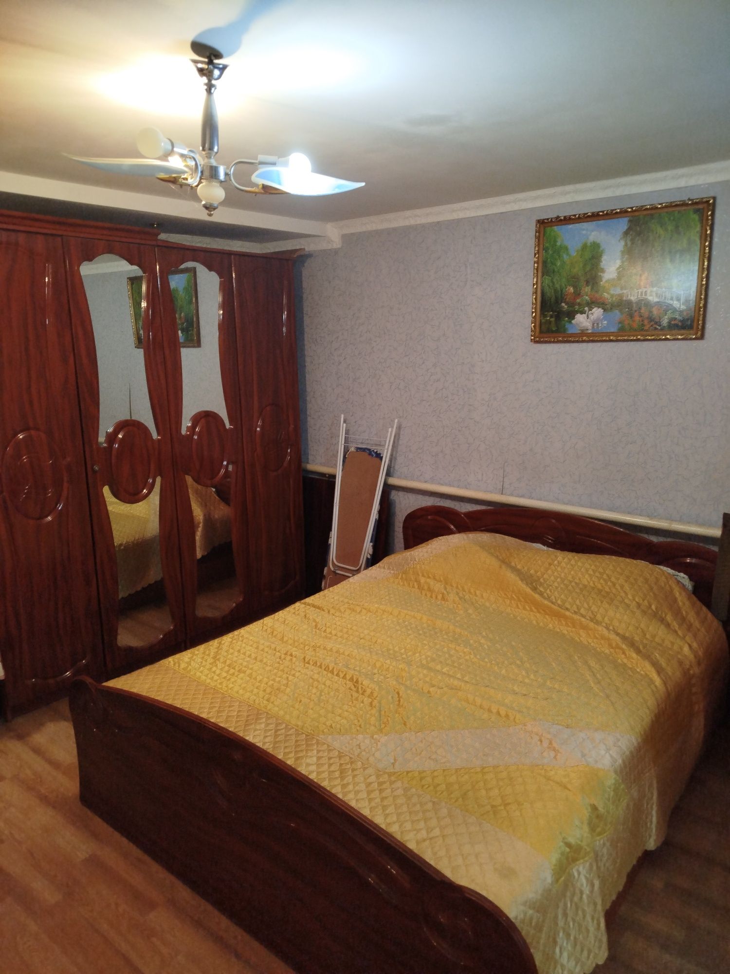 Продам спальню б/у