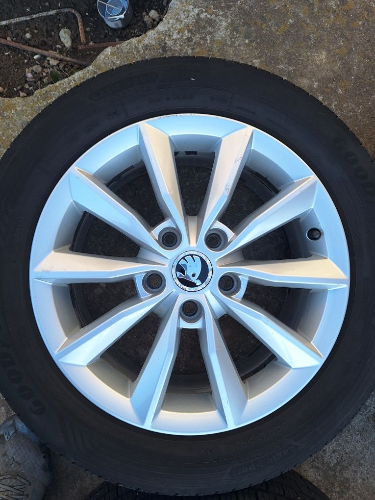 Jante aliaj usor originale Skoda Passat Seat5x112 6J Et 46  16"