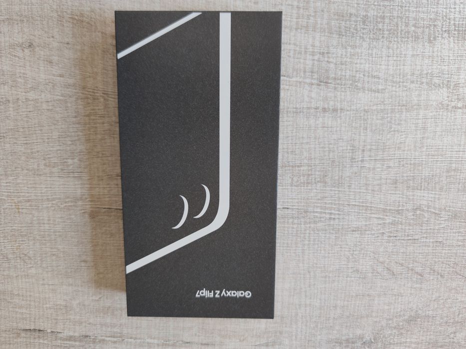 Samsung Galaxy Z Flip 7 5G 512GB Blue shadow Jet Black 2г. Гаранция!