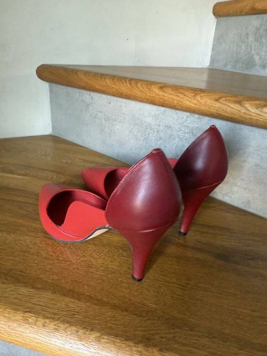 Valentino червени токчета