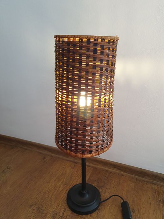 London bus și lampi de birou