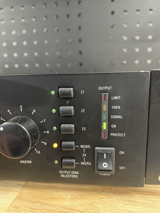 Amplificator profesional radioficare Apart ma200cdr 200w radio si cd