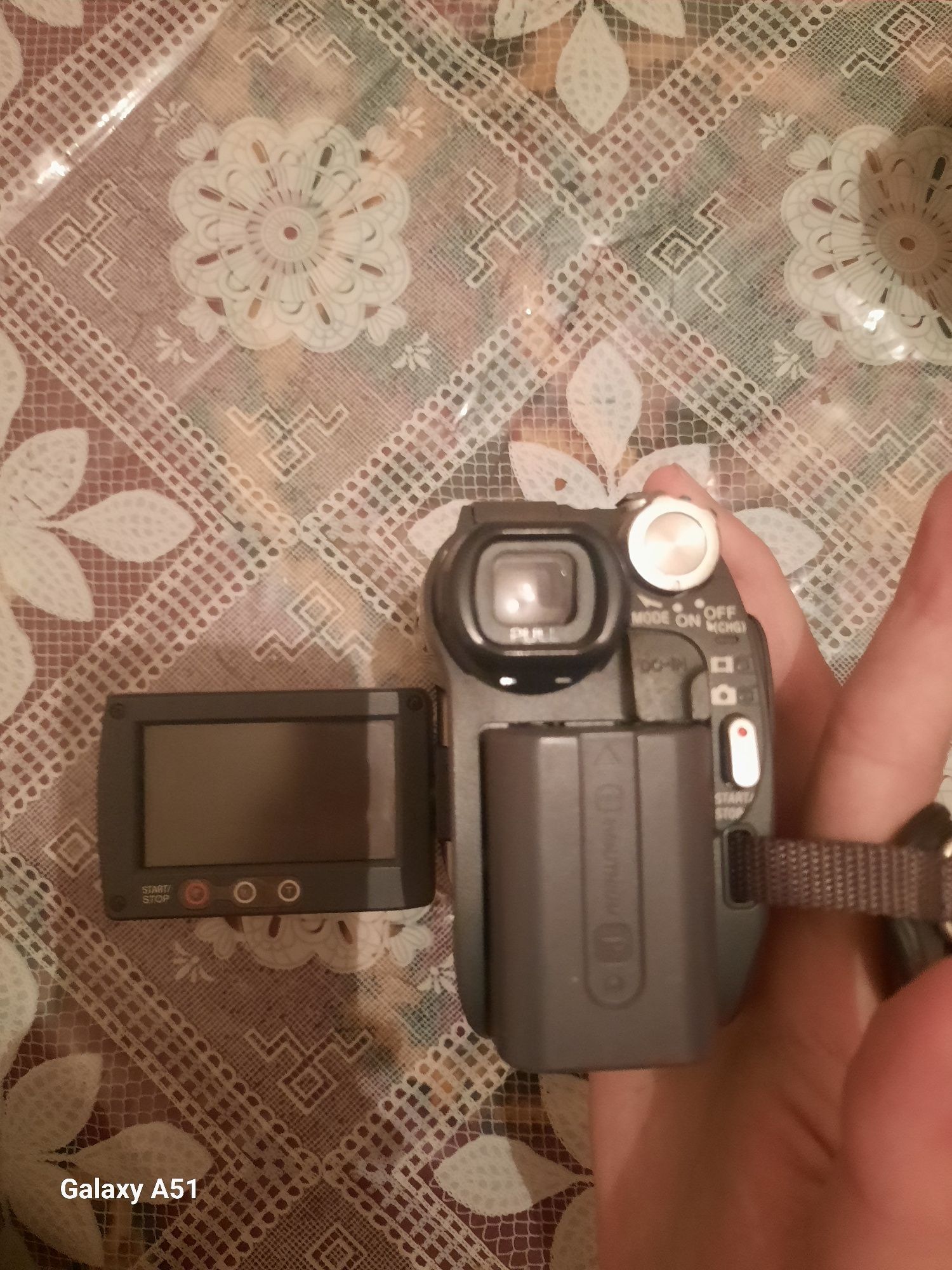 Sony DVD camcorder DCR-DVD305E