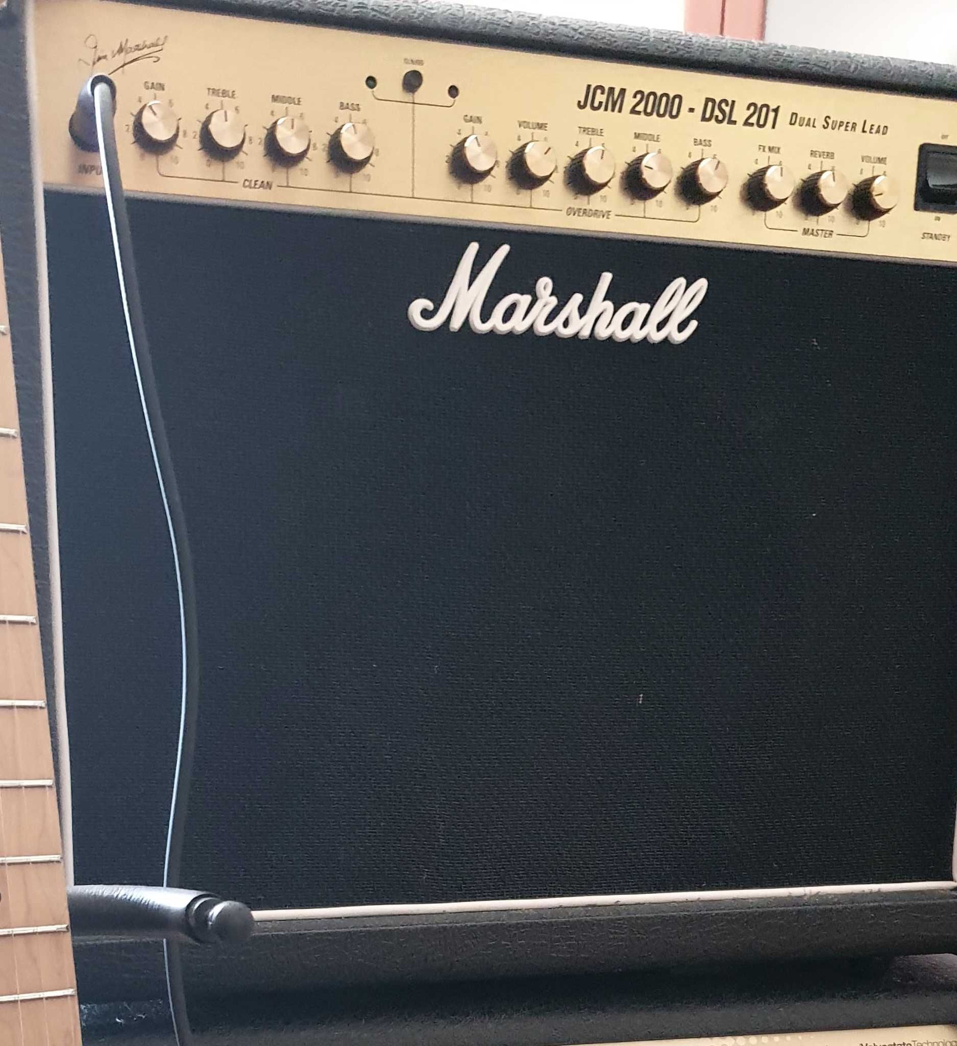 Marshall JCM 2000 DSL 201 Dual super leaf лампово комбо кабинет
