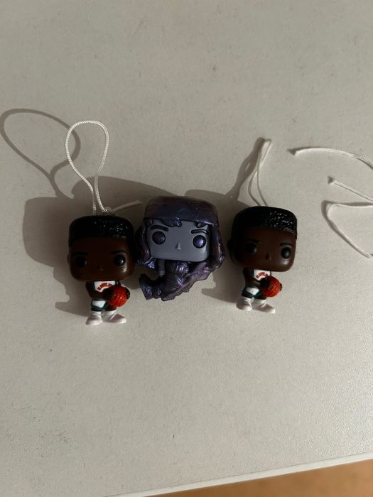 kinder joy stranger things  фигурка