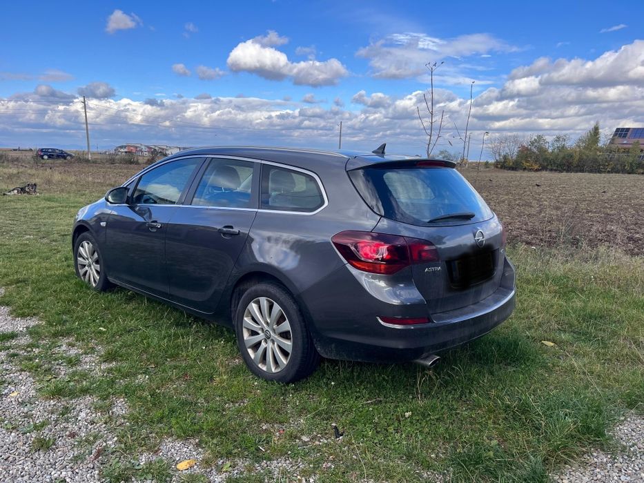 Opel Astra J 2012