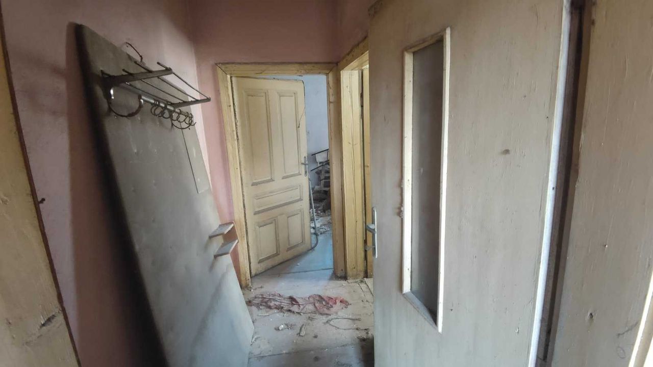 Продава се Къща в Кричим - 274 кв.м за 140 €/кв.м - Снимка #2