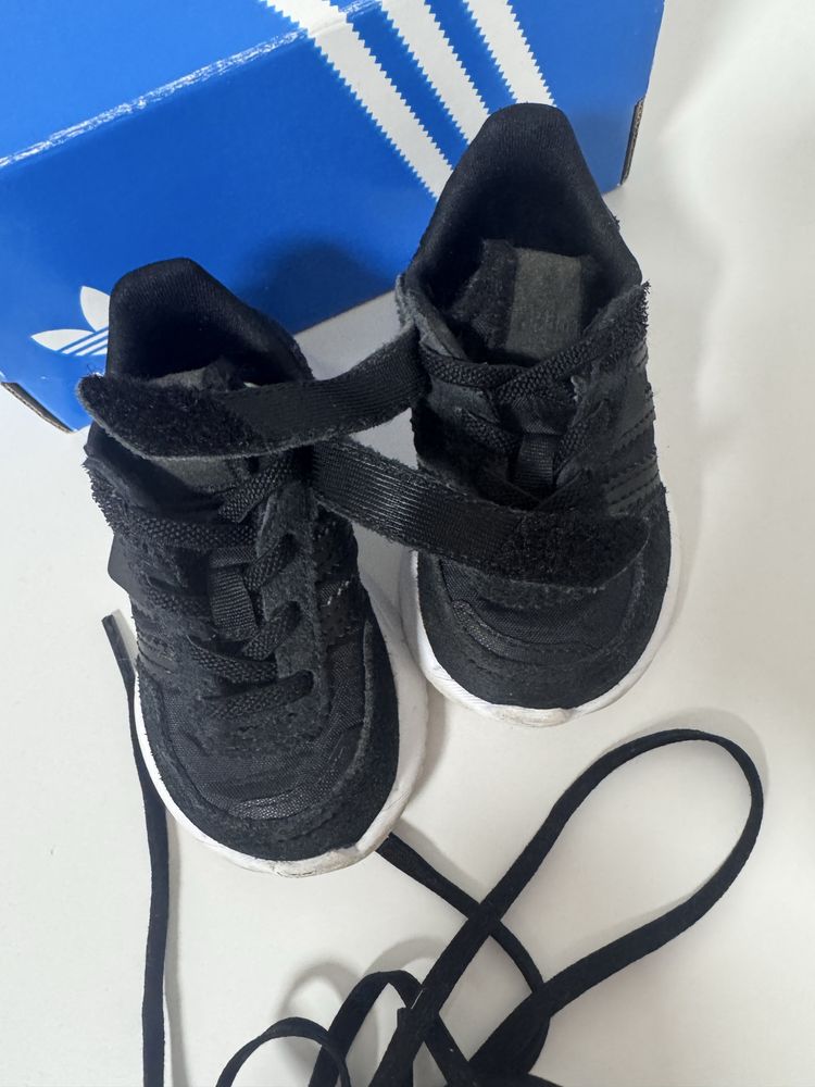 Бебешки маратонки Adidas Retropy