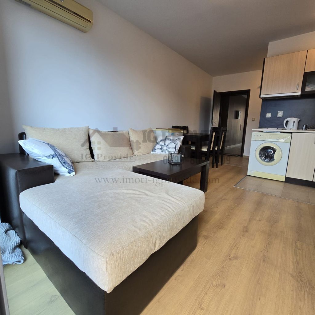 Продава се Двустаен апартамент в к.к. Слънчев бряг - 60 кв.м за 1117 €/кв.м - Снимка #4