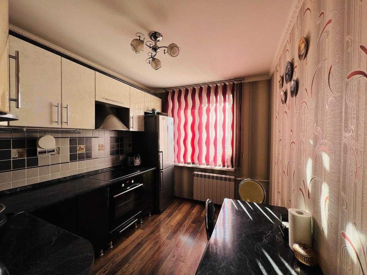 Продам 3х кварт у/пл в 8мкр 1 кольцо р-н Шашлычный двор