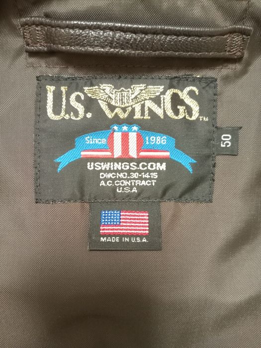 Продаётся Мужская Кожанная Куртка. .