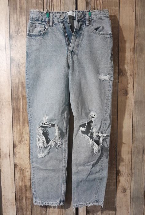 Четири броя дънки - ZARA, H&M, CNN