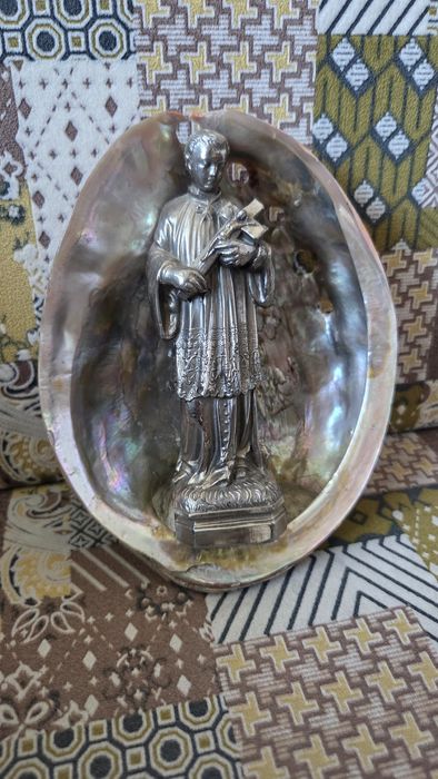 статуетка в мида