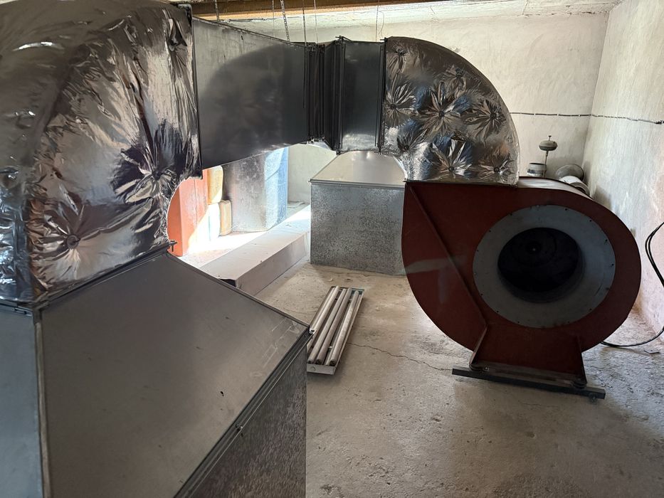 Продавам работеща бояджийска камера