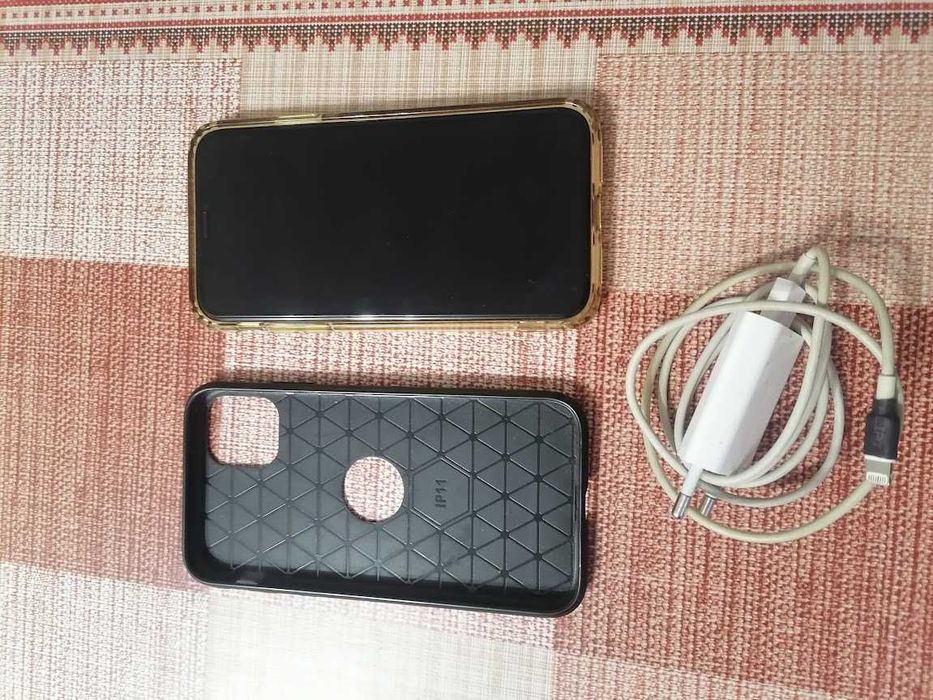 iPhone 11 телефон