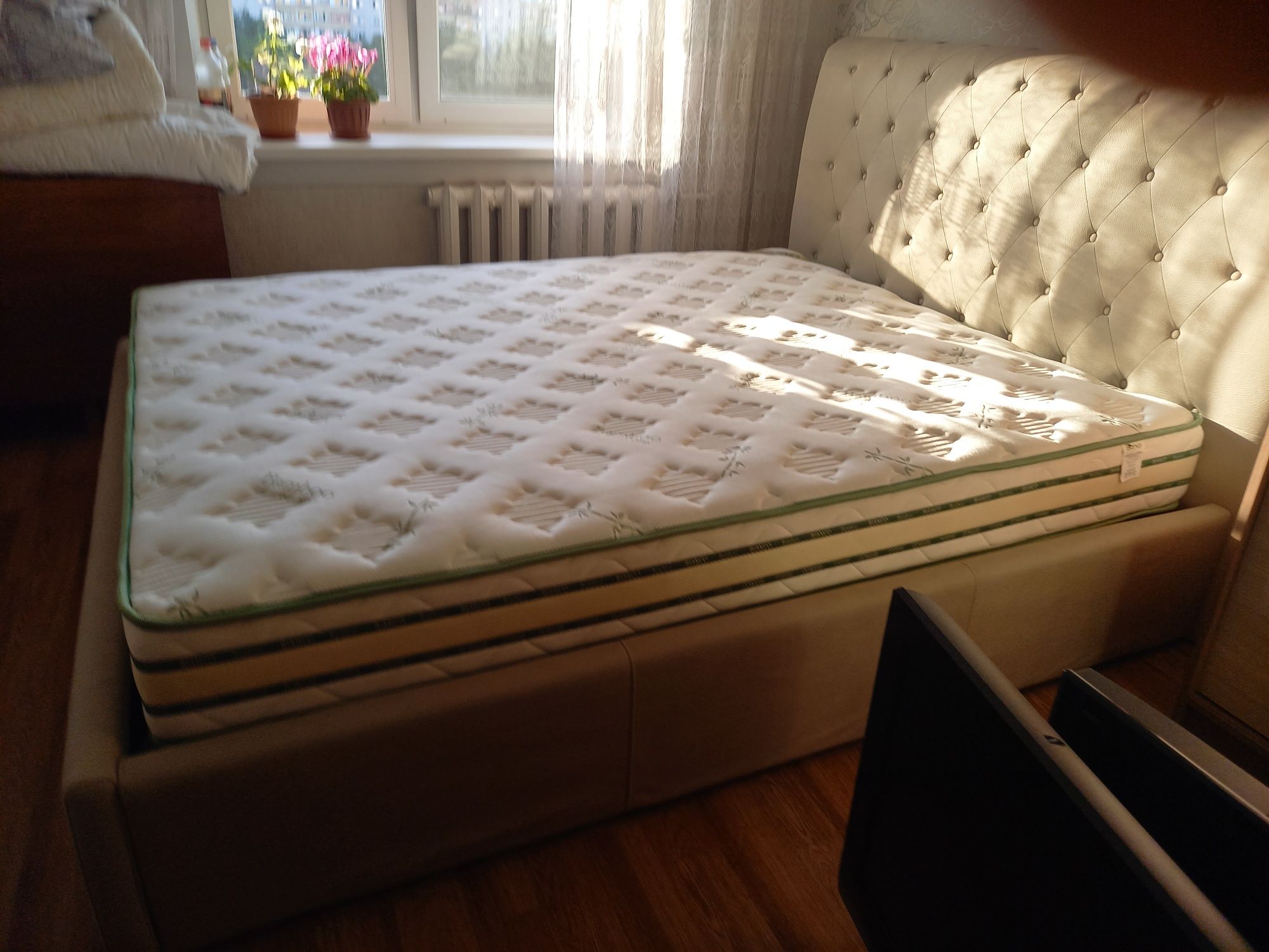 Продам кровать, двуспальную