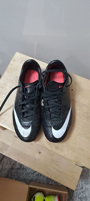 Детски обувки за футбол