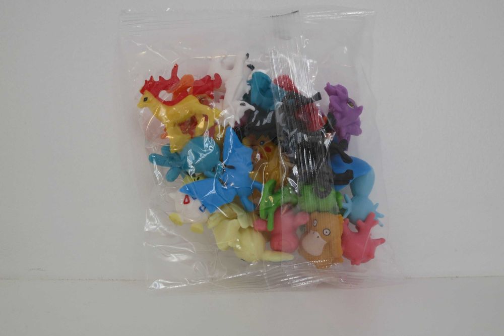 6 pachete mini figurine pokemon cu pikachu
